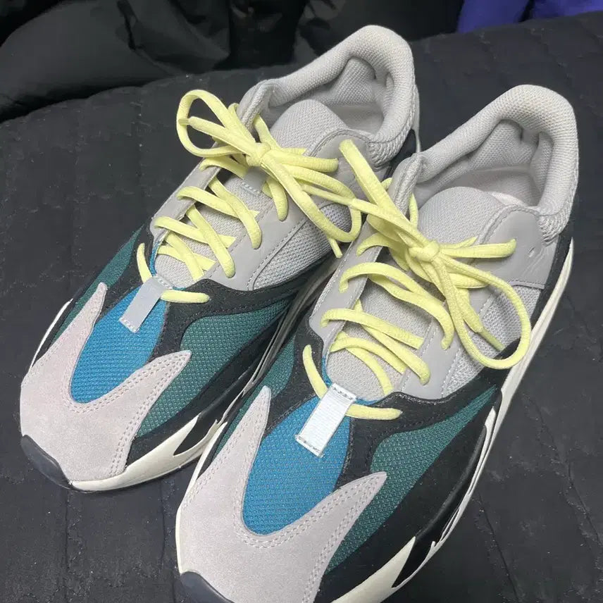 [BUNJANG] Adidas Yeezy Boost 700 Wave Runner (2021/2022) Size 285 / 아디다스 이지부스트 700 웨이브 러너 (2021/2022) 285