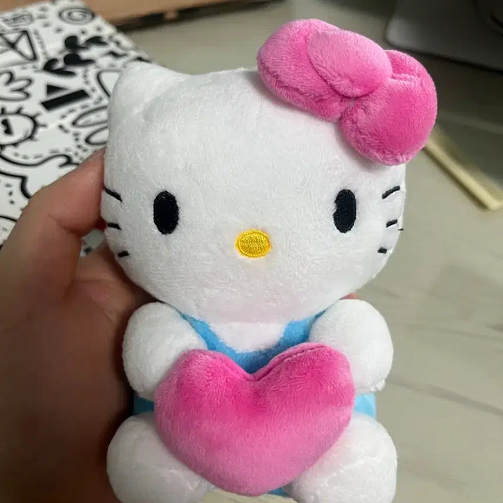[BUNJANG] 헬로키티 하트 인형 키링 / 헬로키티 하트 인형 키링