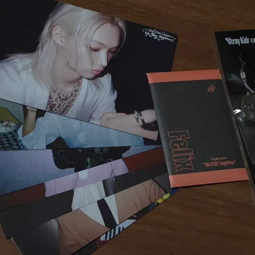 스트레이키즈 필릭스 전시회 굿즈 엽서 키링