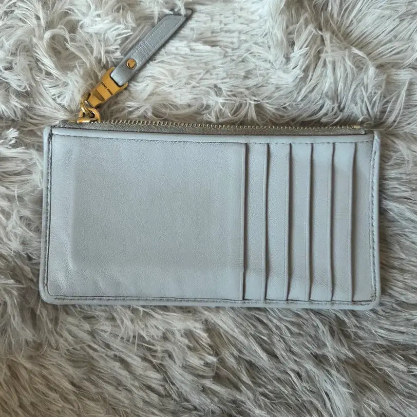 [BUNJANG] Miu Miu Matelassé Nappa Leather Long Wallet Sky Blue / [정품] 미우미우 마테라쎄 나파 가죽 장지갑 스카이블루