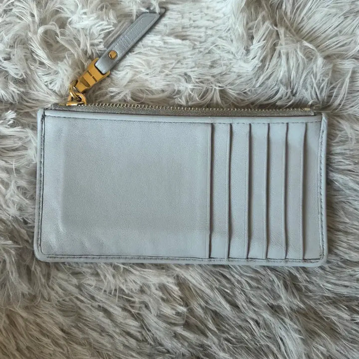 [BUNJANG] Miu Miu Matelassé Nappa Leather Long Wallet Sky Blue / [정품] 미우미우 마테라쎄 나파 가죽 장지갑 스카이블루