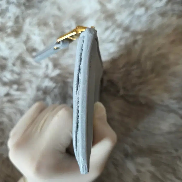 [BUNJANG] Miu Miu Matelassé Nappa Leather Long Wallet Sky Blue / [정품] 미우미우 마테라쎄 나파 가죽 장지갑 스카이블루