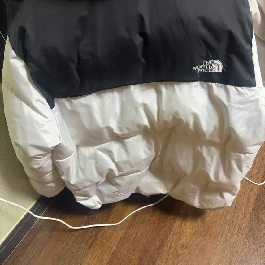 [BUNJANG] 700 Fill Nuptse Padded Jacket / 흰색 눕시 패딩 700