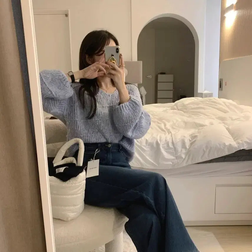 [BUNJANG] Sonnyeo Recipe Snow Bubble V-Neck Wool Knit Sweater / [소녀레시피] 스노우 버블 루즈핏 브이넥 울 니트 : 스카이블루