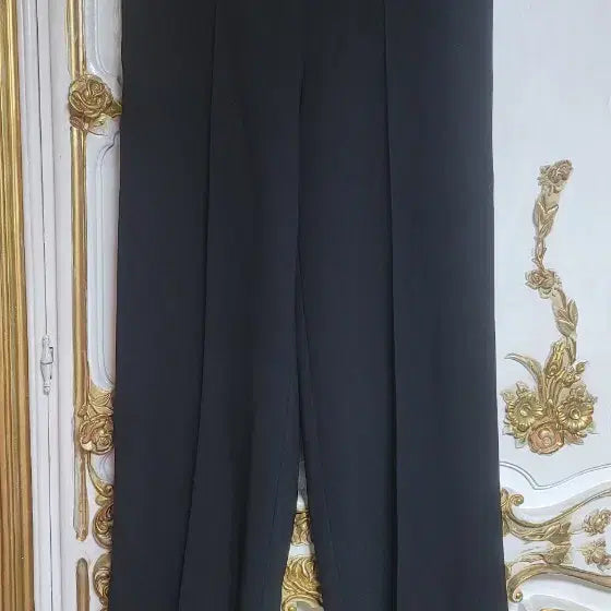[BUNJANG] Black Wide Leg Pants with Silver Buckle Detail / 블랙 와이드 팬츠 실버 버클 장식