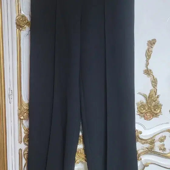 [BUNJANG] Black Wide Leg Pants with Silver Buckle Detail / 블랙 와이드 팬츠 실버 버클 장식