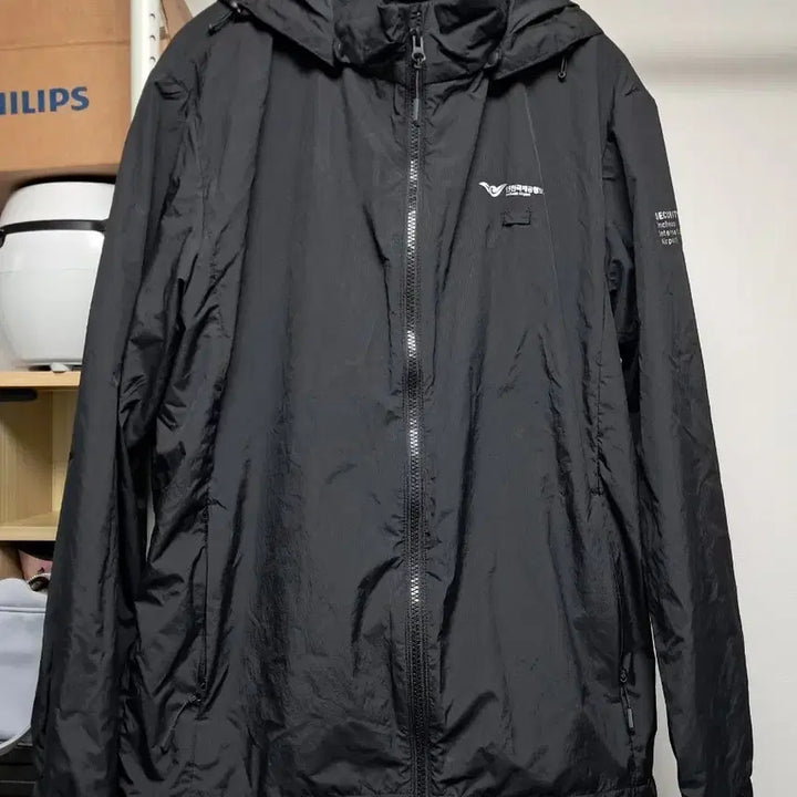 [BUNJANG] BASTO Black Windbreaker Jacket (Size 100) / 인천국제공항 검정색 바람막이 후드 자켓 BASTO 검정 바람막이 100에