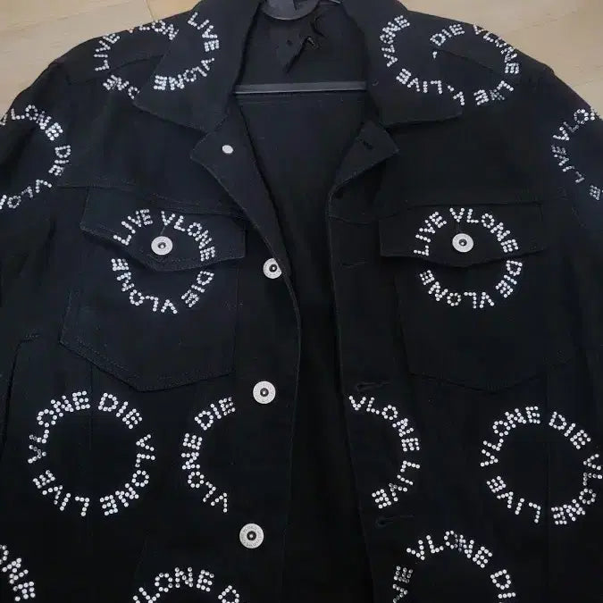 [BUNJANG] VLONE Black Denim Jacket / VLONE 블랙 데님 자켓 스톤 장식