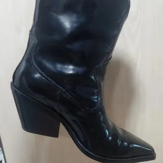 [SOLD OUT] 슈콤마보니 앵클 부츠