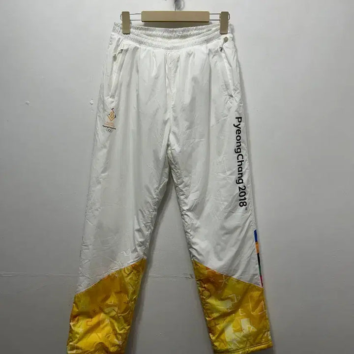 [BUNJANG] The North Face 2018 Pyeongchang Olympic Training Pants White / 85 노스페이스 평창 올림픽 2018 트레이닝 바지 화이트