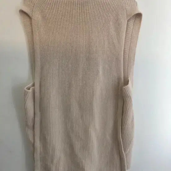 [BUNJANG] DKNY Beige Cable Knit Vest / DKNY 베이지 케이블 니트 조끼