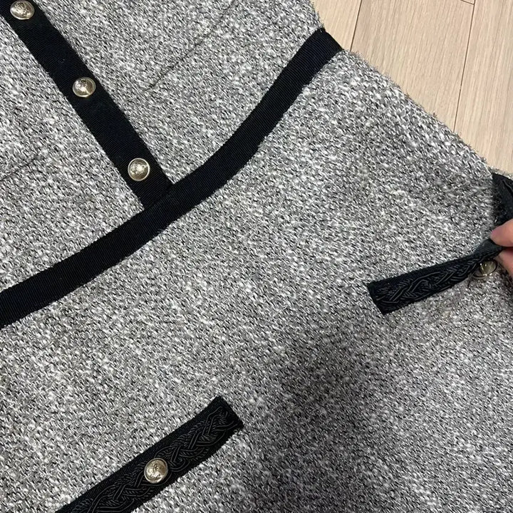 [BUNJANG] MAJE Tweed Mini Dress with Silver Glitter / 마쥬 MAJE 트위드 원피스 실버 펄 글리터 미니 반팔 하객룩 금장버튼
