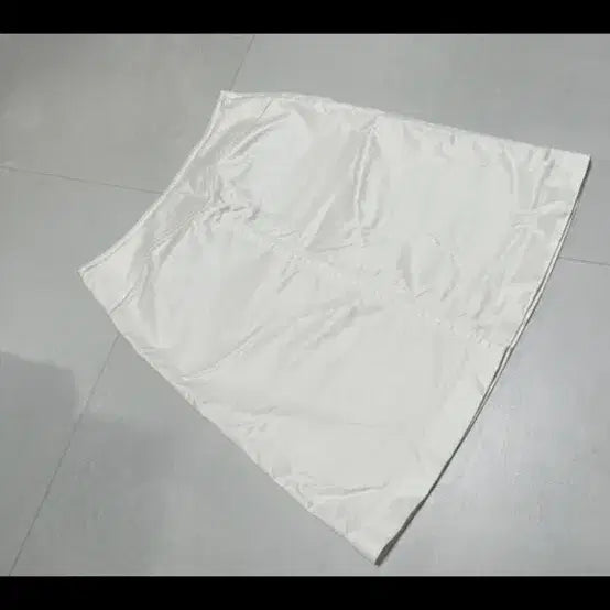 [BUNJANG] Courreges Made in Japan Glow White Midi Skirt / 꾸레쥬 made in japan 글로우 화이트 미디 스커트