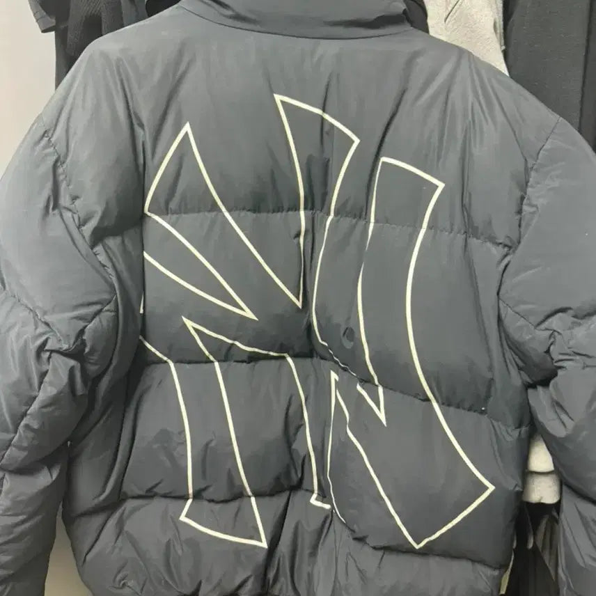 [BUNJANG] MLB New York Yankees Dark Navy Down Puffer Jacket / MLB 뉴욕 양키스 다크 네이비 다운 점퍼