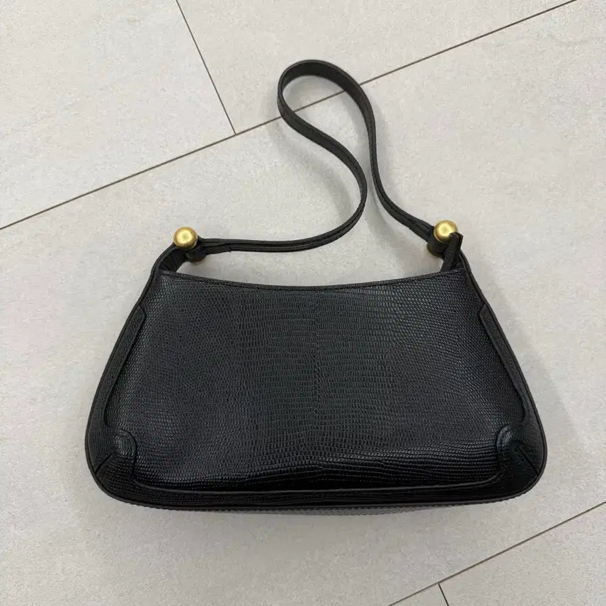 [SOLD OUT] ette 애테 리자드 바게트 가방