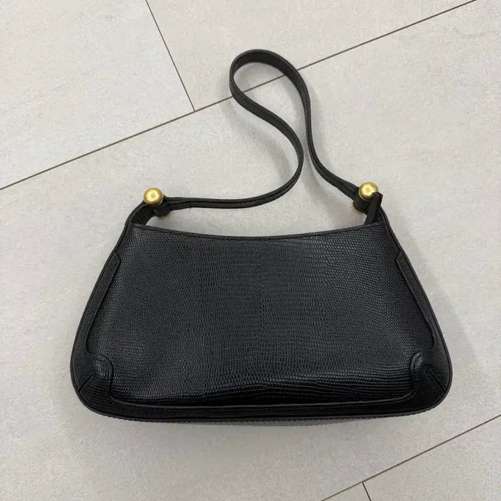 [SOLD OUT] ette 애테 리자드 바게트 가방