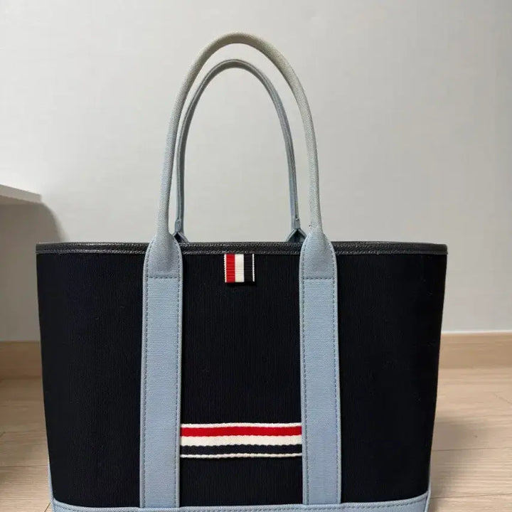 [SOLD OUT] 톰브라운 토트백 네이비