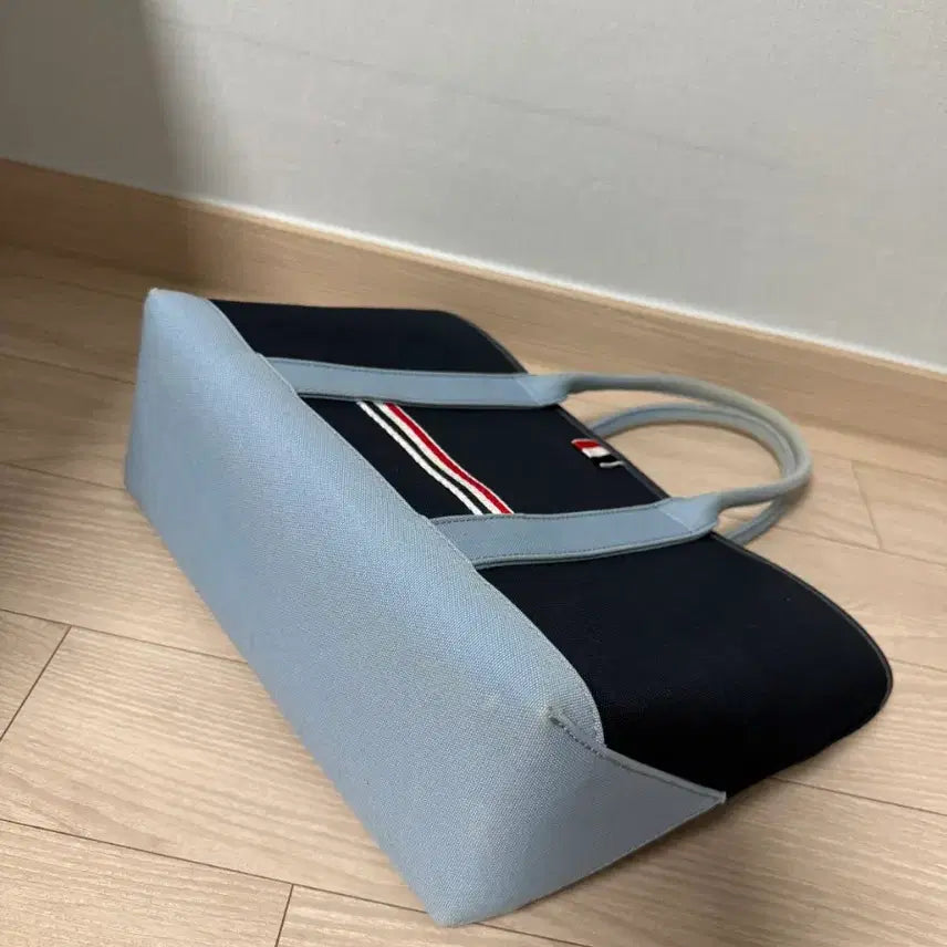 [SOLD OUT] 톰브라운 토트백 네이비