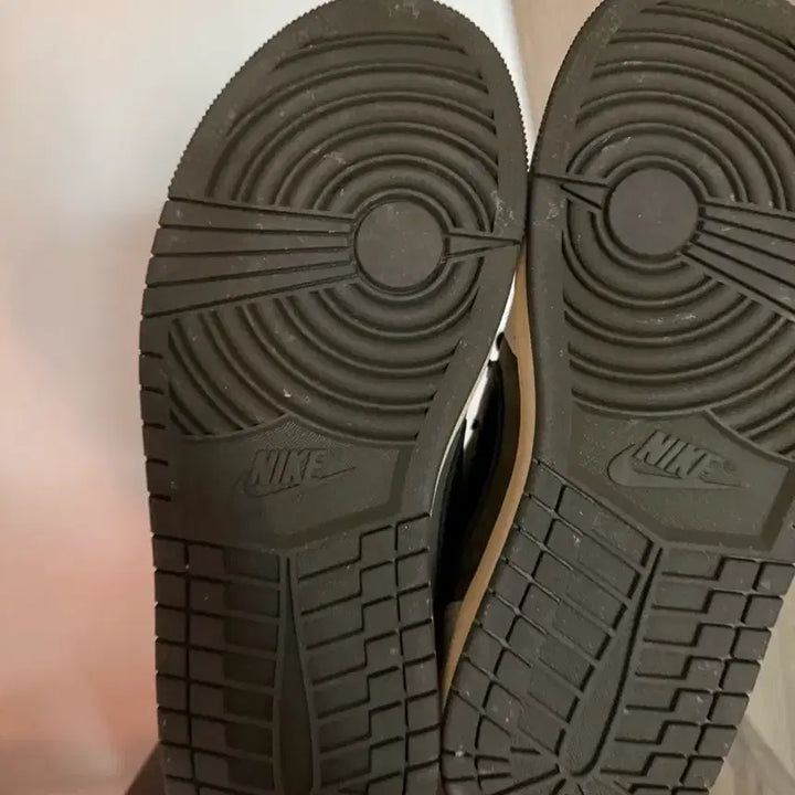 [BUNJANG] Air Jordan 1 Travis Scott Olive / 나이키 에어 조던1 트래비스 스캇 올리브