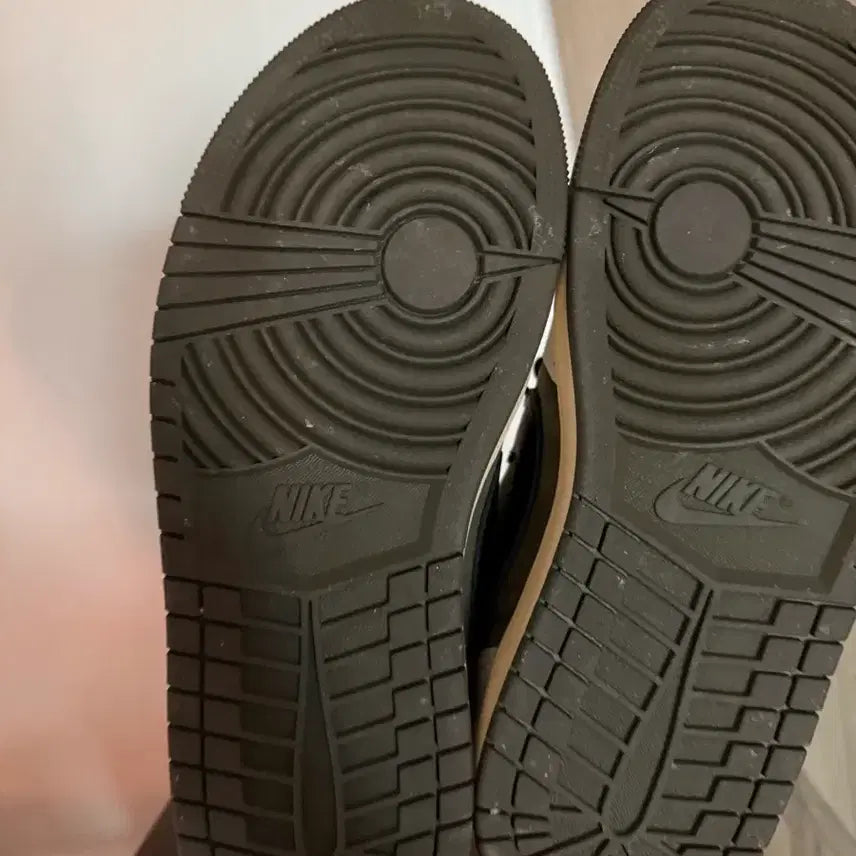 [BUNJANG] Air Jordan 1 Travis Scott Olive / 나이키 에어 조던1 트래비스 스캇 올리브