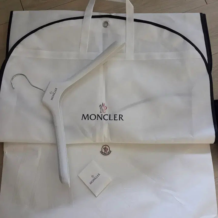 [BUNJANG] Moncler Hanovarian / 몽클레어 하노베리안