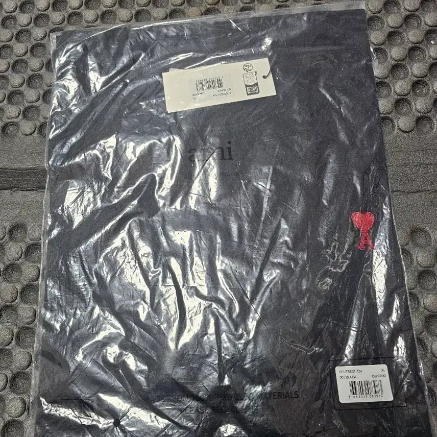 [SOLD OUT] 아미 하트 로고 블랙 티셔츠 XL 새상품
