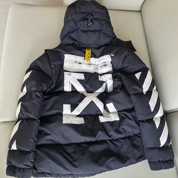 [BUNJANG] Off-White 17FW Arrow Puffer Jacket / 오프화이트 17FW 에로우 푸퍼 자켓 패딩