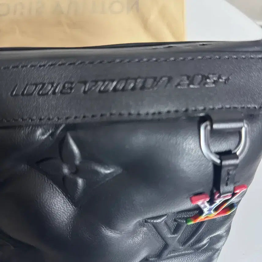 [BUNJANG] Louis Vuitton 2054 Quilted Leather Clutch / 루이비통 2054 클러치백