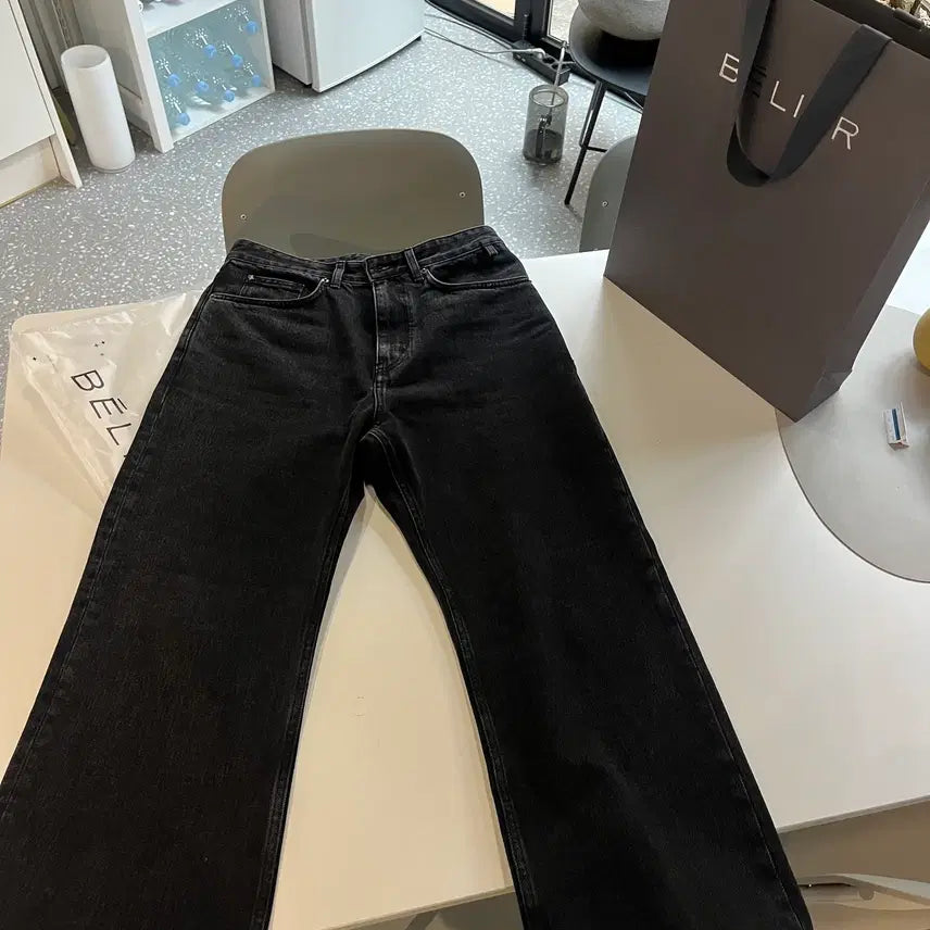 [BUNJANG] MIDWIDE Washed Black W30-L30 / 벨리에 / 미드와이드 워시드블랙 / W30-L30 판매합니다.