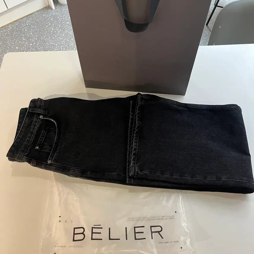 [BUNJANG] MIDWIDE Washed Black W30-L30 / 벨리에 / 미드와이드 워시드블랙 / W30-L30 판매합니다.