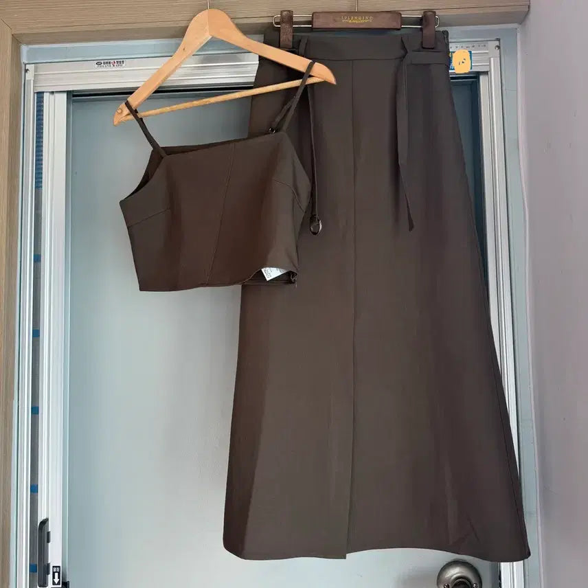[BUNJANG] Lili&amp;Co Inative Bustier Mermaid Long Skirt Two-Piece Set / 리리앤코 이네티브 뷔스티에 머메이드 롱스커트 투피스 세트 하객룩 에이블리