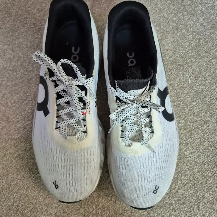 [BUNJANG] On Running Cloud Running Shoes White / On Running on 클라우드 러닝화 화이트