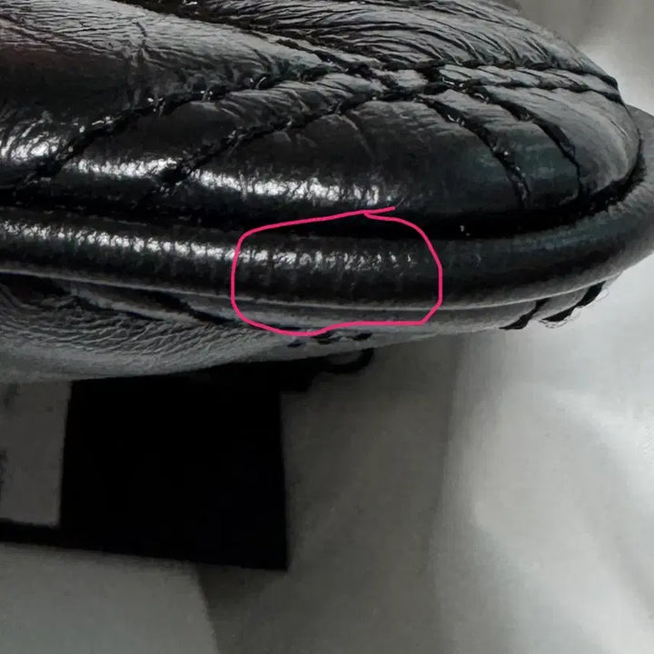 [BUNJANG] Mark Jacobs Quilted Pouch Bag / [무료배송] 마크제이콥스 블랙 퀼팅 파우치백 (소프트샷 파우치)