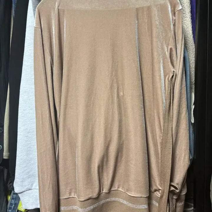 [BUNJANG] Beaded Velvet Sweatshirt / 비즈 벨벳맨투맨티셔츠