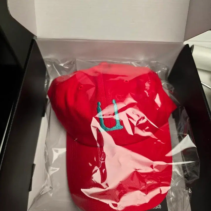 [BUNJANG] G-Dragon Weverse Shop Cap Red / 지드래곤 위버멘쉬 캡 레드 전시회 새상품