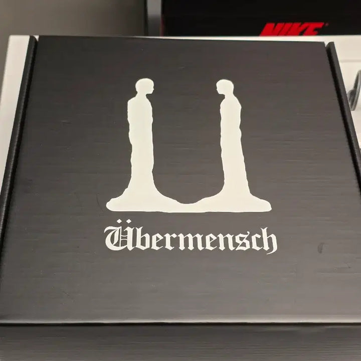 [BUNJANG] G-Dragon Weverse Shop Cap Red / 지드래곤 위버멘쉬 캡 레드 전시회 새상품