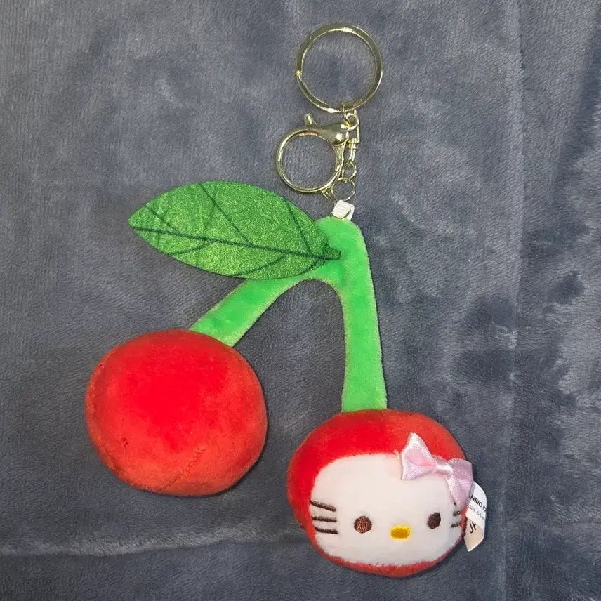 [BUNJANG] Hello Kitty Cherry Keyring Keychain / 헬로키티 체리 키링 인형 키홀더