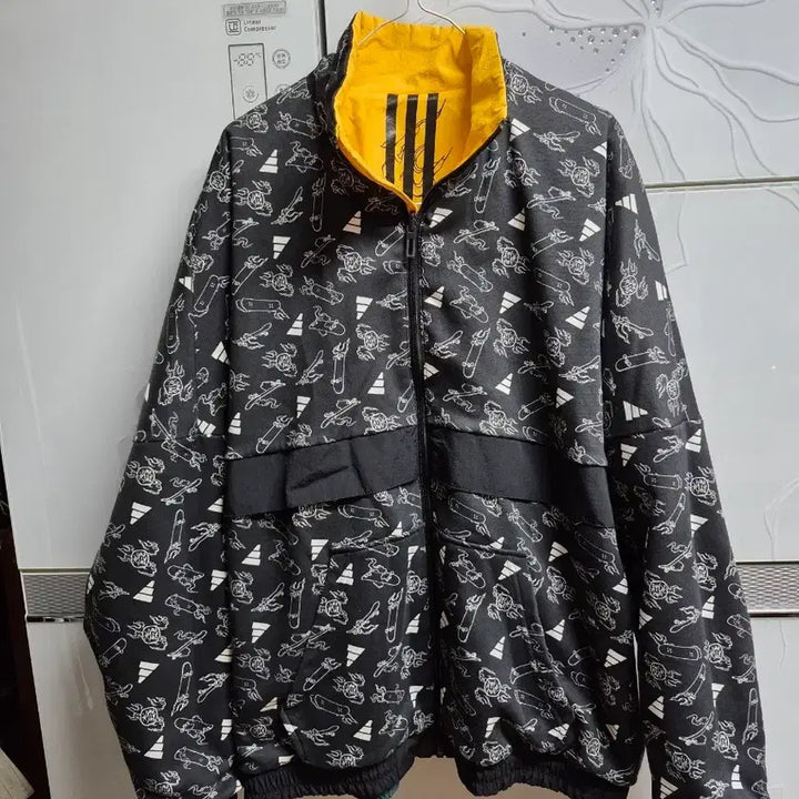 [BUNJANG] Adidas Black Skateboard Pattern Jacket XL / 아디다스 블랙 스케이트보드 패턴 양면 자켓XL