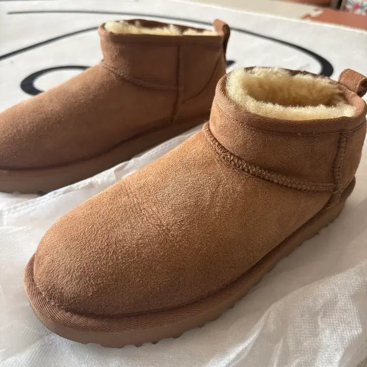 [BUNJANG] UGG Classic Ultra Mini Boots (Cream, Size 240) / 어그 클래식 울트라 미니 부츠 (크림 구매) 240