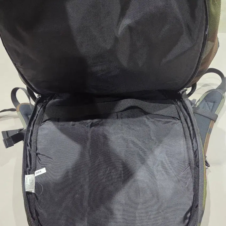 [BUNJANG] Eastpak USA Camouflage Backpack / 90s EASTPAK USA 카모플라쥬