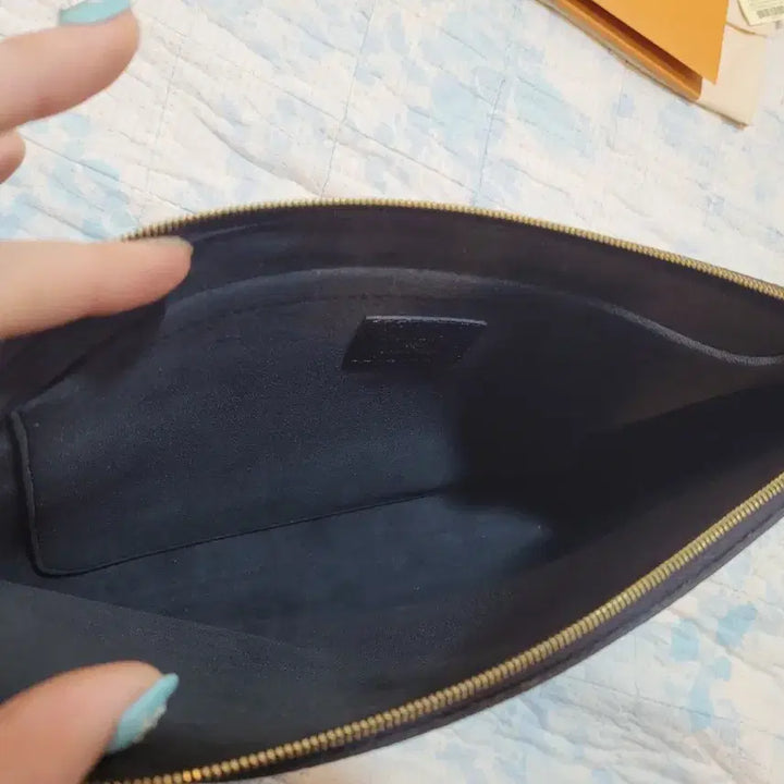 [BUNJANG] Louis Vuitton Monogram Canvas Daily Pouch Black / 루이비통 모노그램 캔버스 데일리파우치 블랙