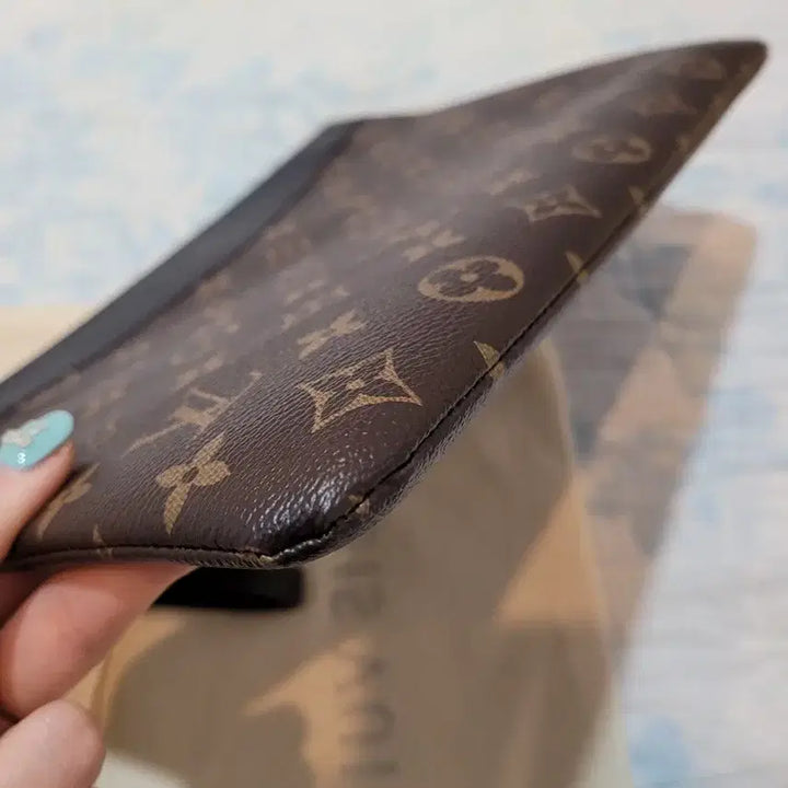 [BUNJANG] Louis Vuitton Monogram Canvas Daily Pouch Black / 루이비통 모노그램 캔버스 데일리파우치 블랙