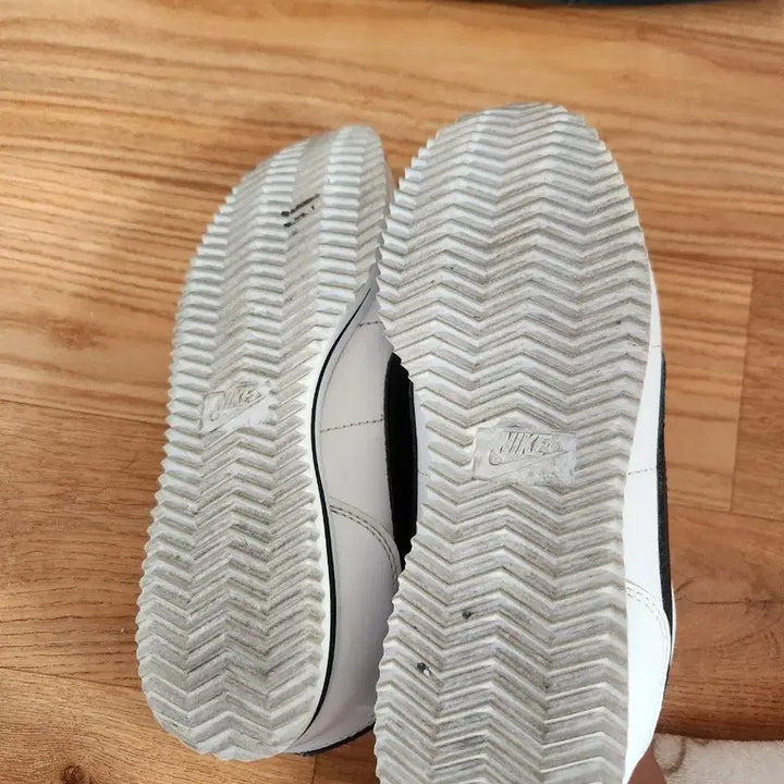 [BUNJANG] Nike Cortez 235 / 나이키 코르테즈235