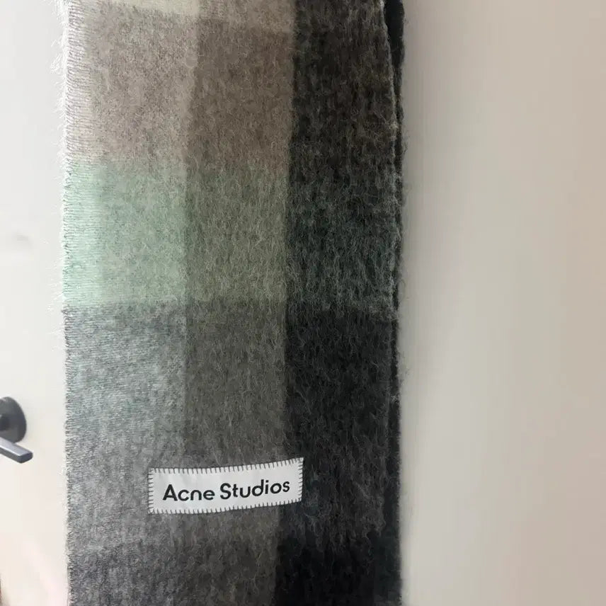 [BUNJANG] Acne Studios Mohair Check Scarf Green Grey Black / 무배) 아크네 스튜디오 모헤어 체크 머플러 그린 그레이 블랙
