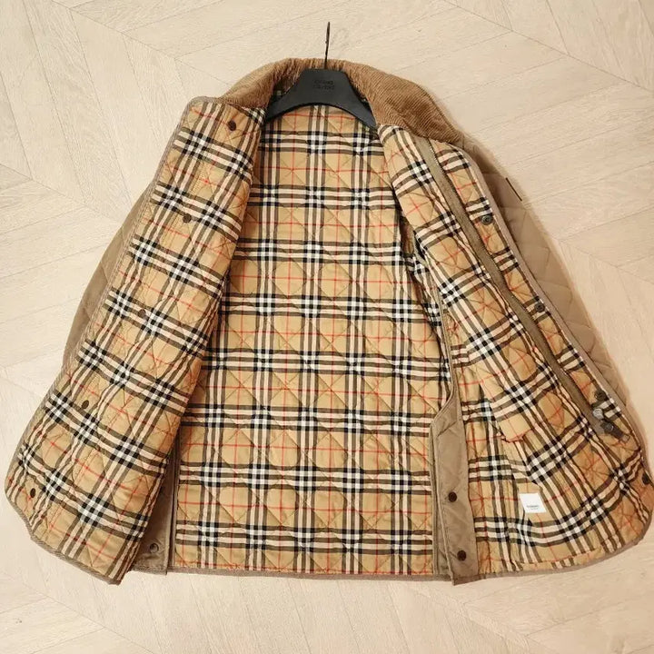 [BUNJANG] Burberry Quilted Beige Jacket / 버버리 퀼팅 베이지 자켓  팝니다.