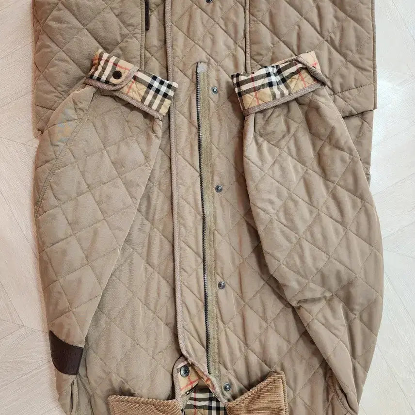 [BUNJANG] Burberry Quilted Beige Jacket / 버버리 퀼팅 베이지 자켓  팝니다.