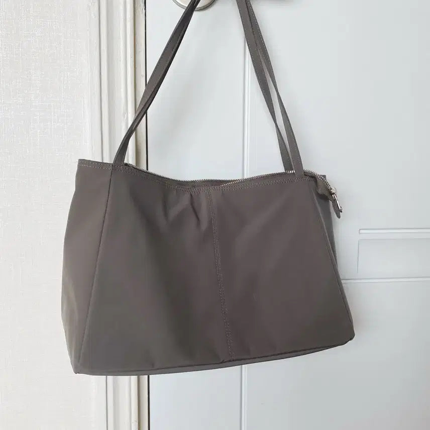 [SOLD OUT] 아이띵소 타이디 숄더백 모카그레이