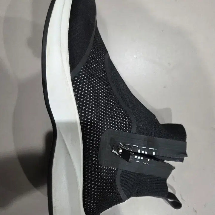 [SOLD OUT] 디올옴므 삭스 스니커즈 42.5 (275)