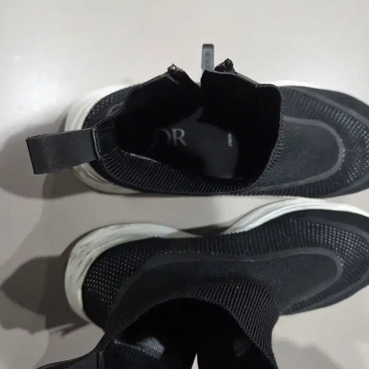 [SOLD OUT] 디올옴므 삭스 스니커즈 42.5 (275)