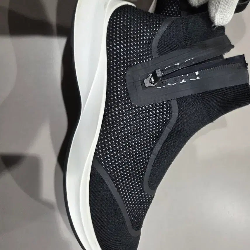 [SOLD OUT] 디올옴므 삭스 스니커즈 42.5 (275)